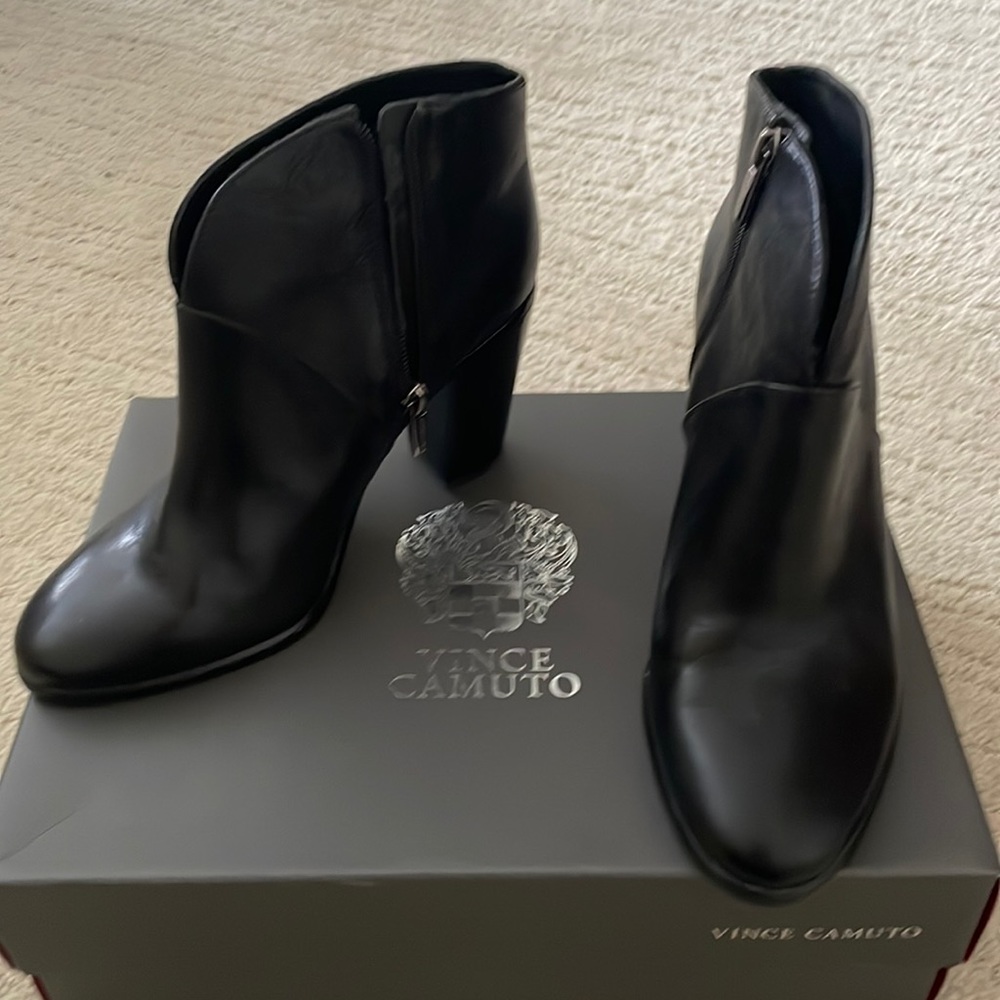 Vince Camuto Black Boots - Excellent condition- size 8